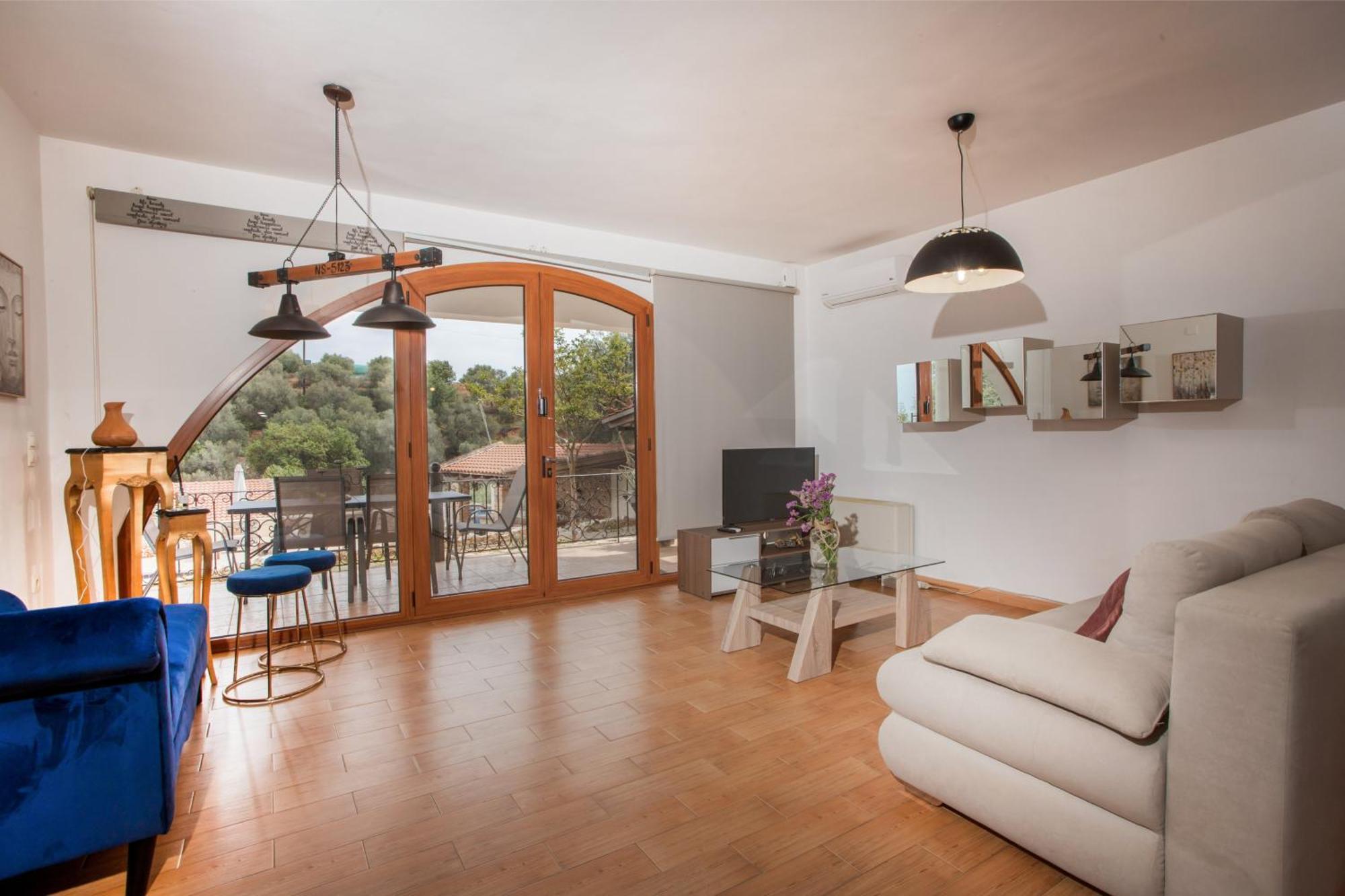Zen Serenity Retreat With Great Outdoors, Pool & Parking * Aptera