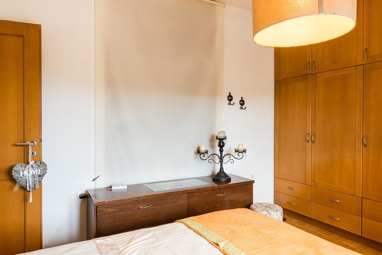 Zen Serenity Retreat With Great Outdoors, Pool & Parking